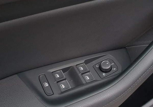 Volkswagen Passat cena 79900 przebieg: 139056, rok produkcji 2017 z Kraków małe 211